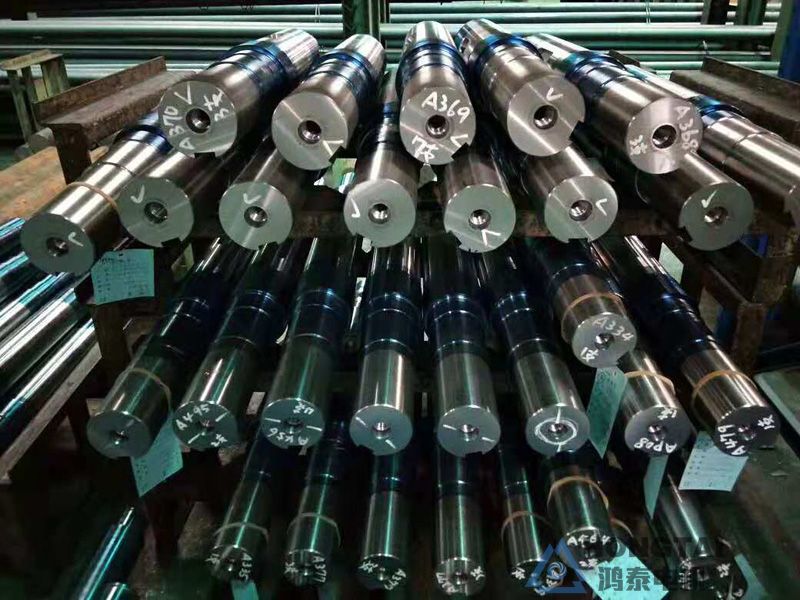 YE3-355L-2电机轴伸打螺纹孔定制